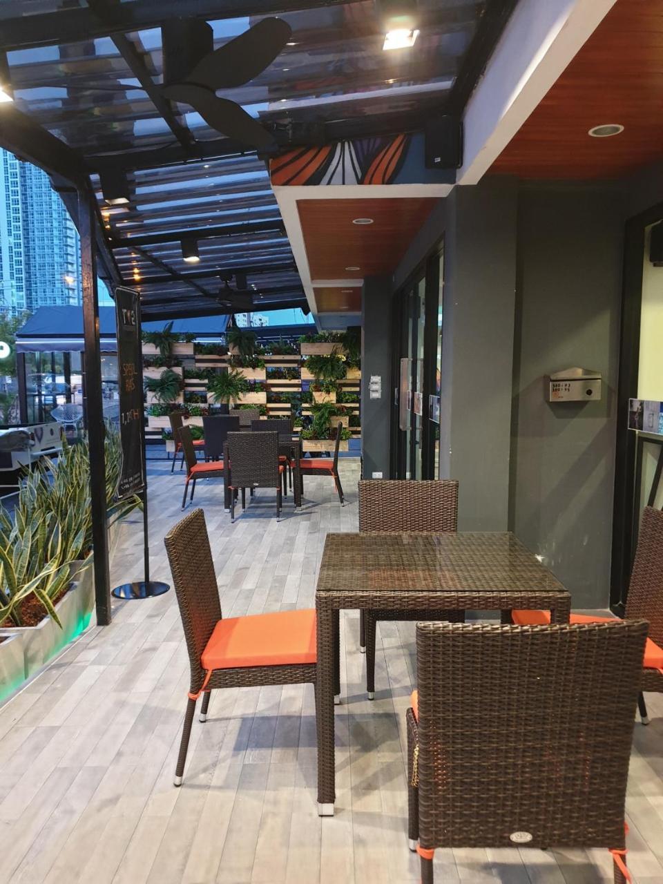 T2 Jomtien Pattaya Hotel Kültér fotó