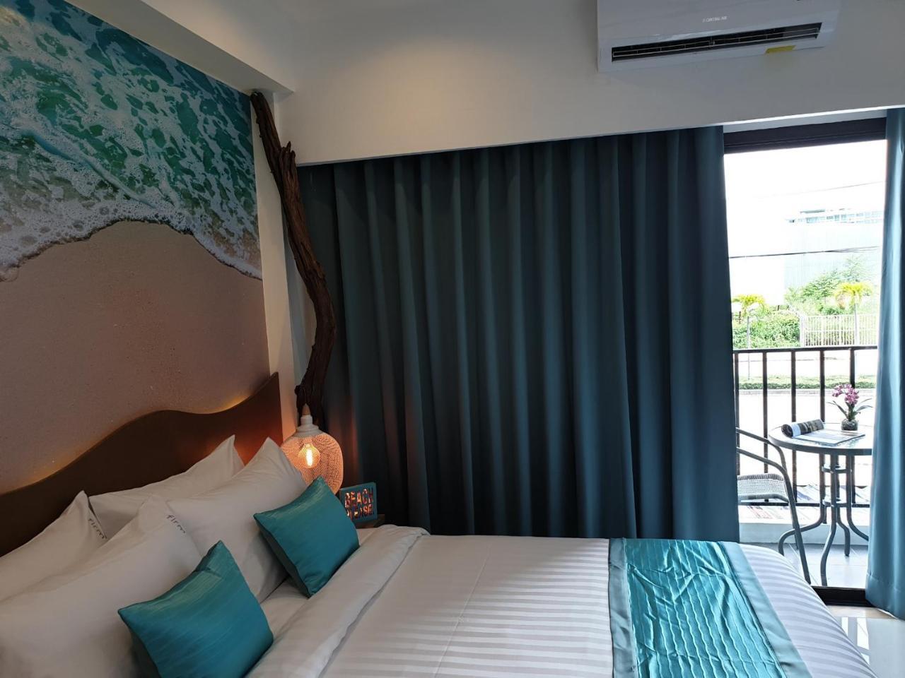 T2 Jomtien Pattaya Hotel Kültér fotó